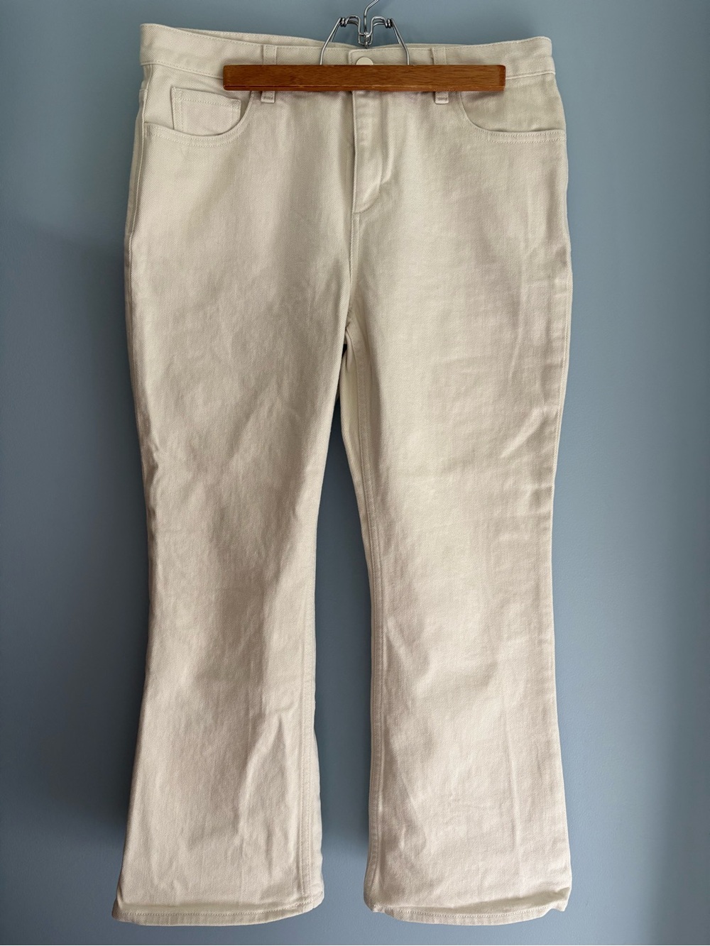 Theory Cream Women’s Cropped Jeans. Size 29.